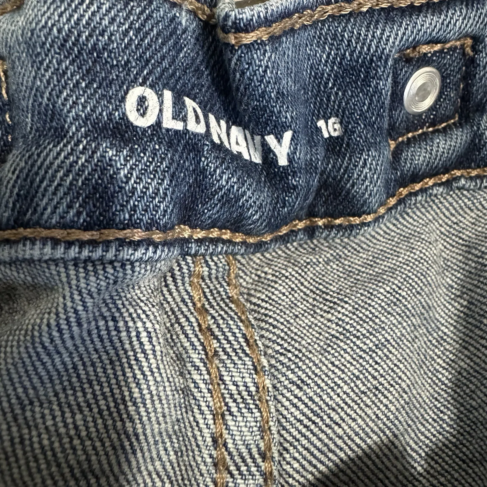 Old Navy Women‎ Sky-Hi A-Line High-Rise Button Front Jean Shorts Raw Hem Size 16 - Image 7