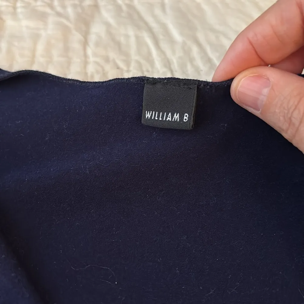 William b small short sleeve with great details - Image 2