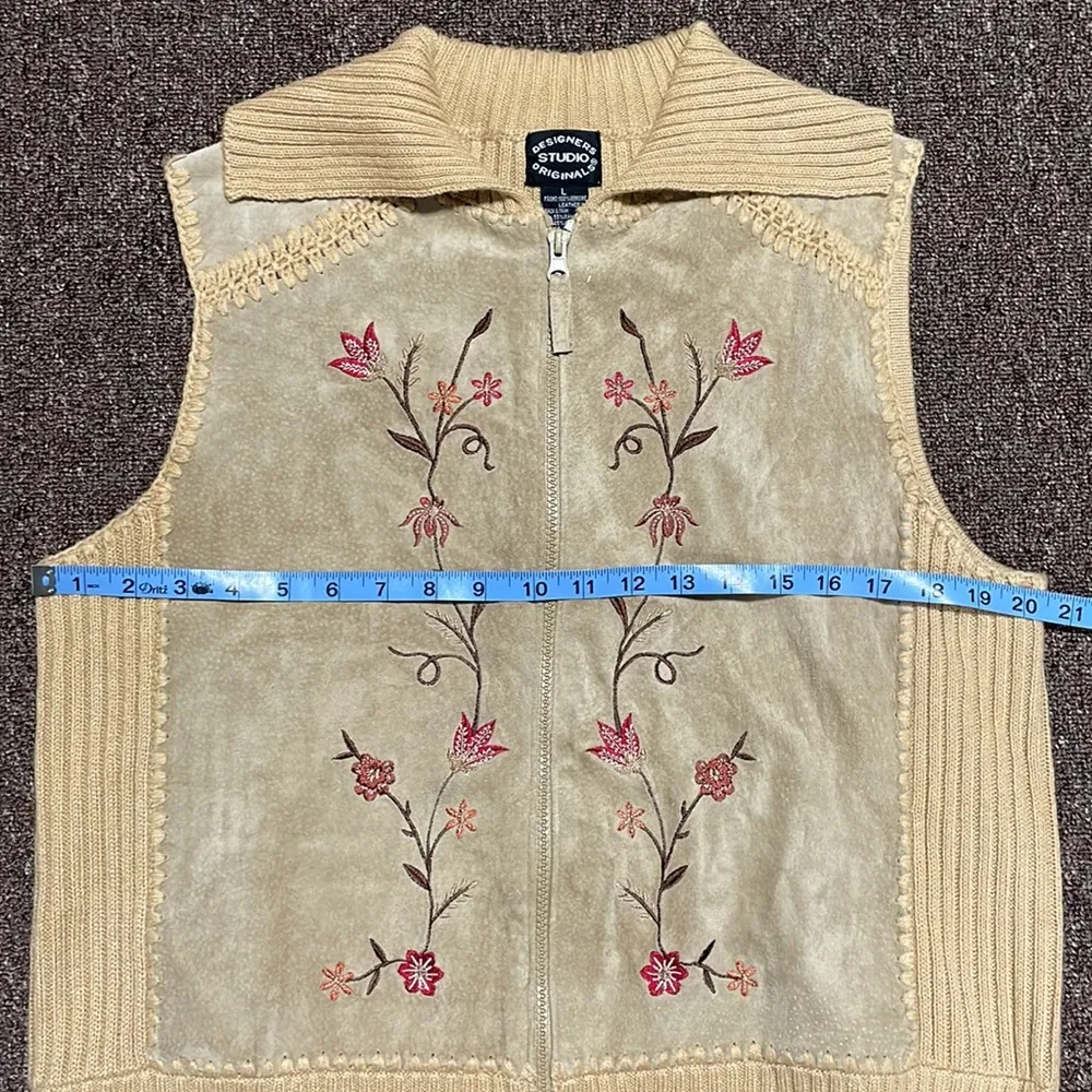 Studio Designers Original Leather Embroidered Vest Size L Tan Size L - Image 7