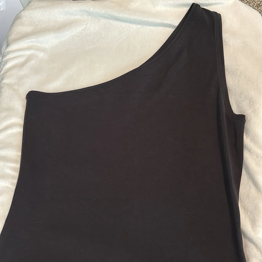 NWOT Everlane The Form One-Shoulder Tank - Image 13