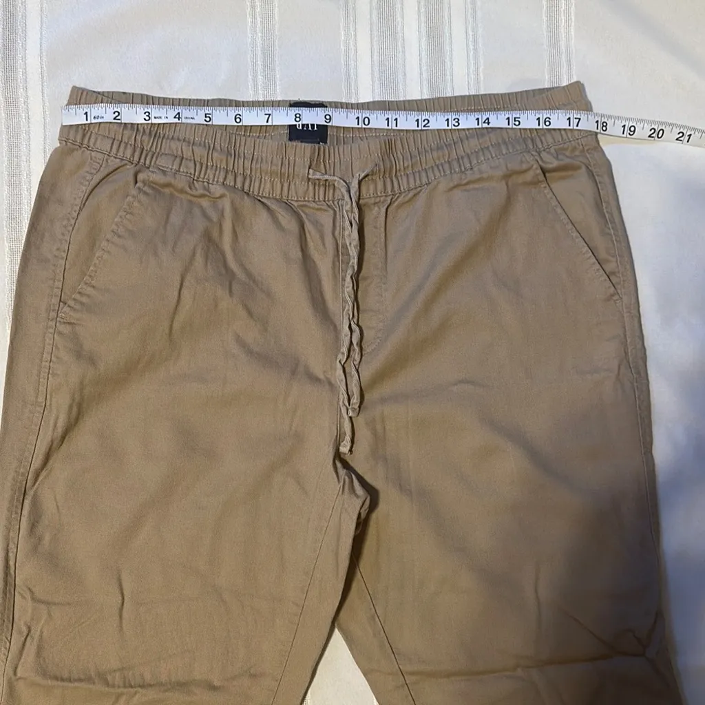 GAP Tan Cargo Pants Versatile Style - Image 5