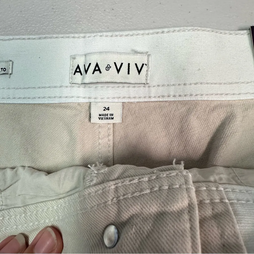 Ava & Viv Women's Tan Shorts - Image 6