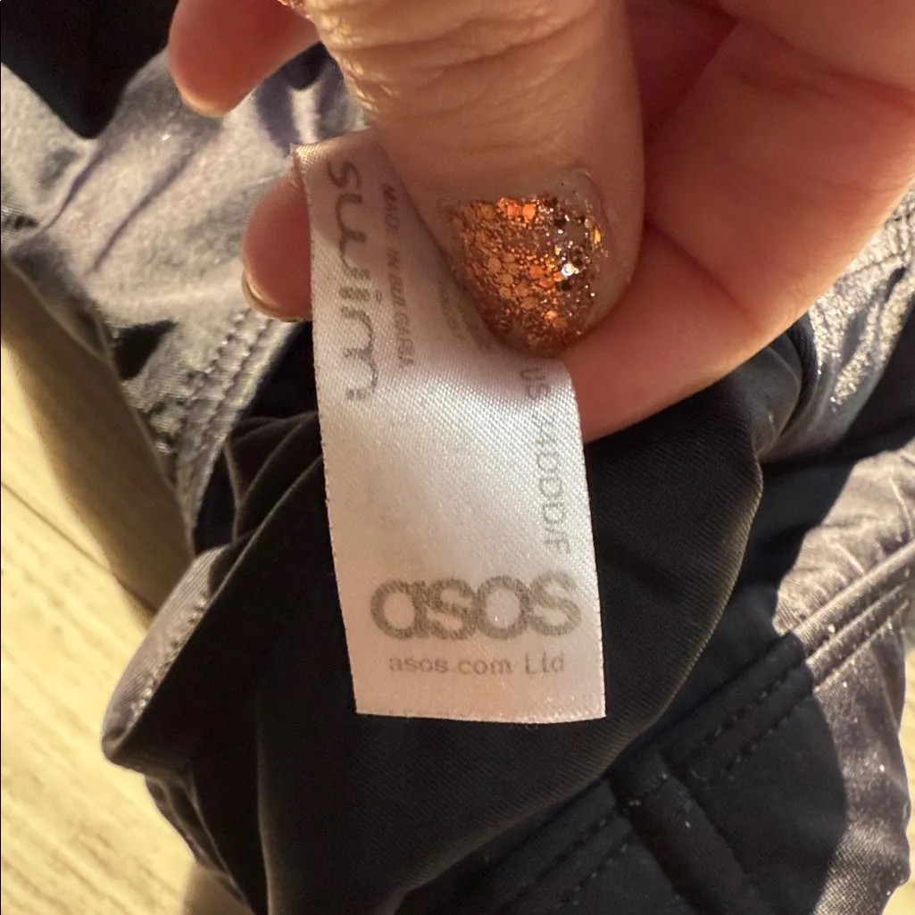 Black Women's black swim size large - Image 2