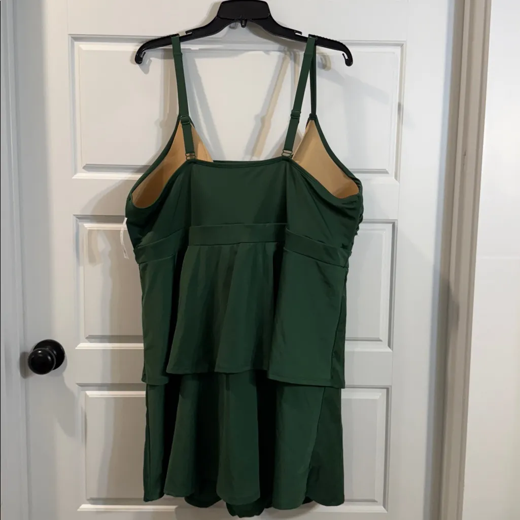 Cacique women’s swimsuit size 28 NWT Green - Image 4