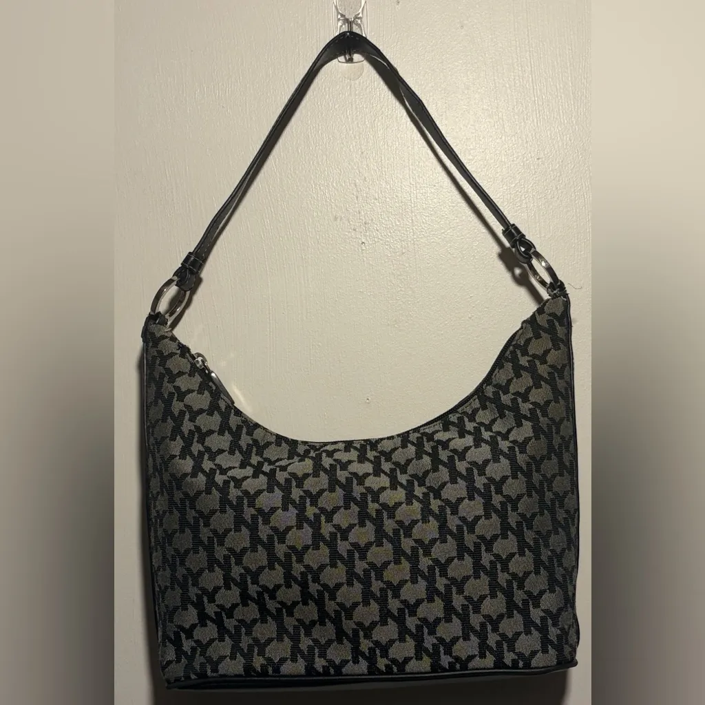 New York & Company - Image 2