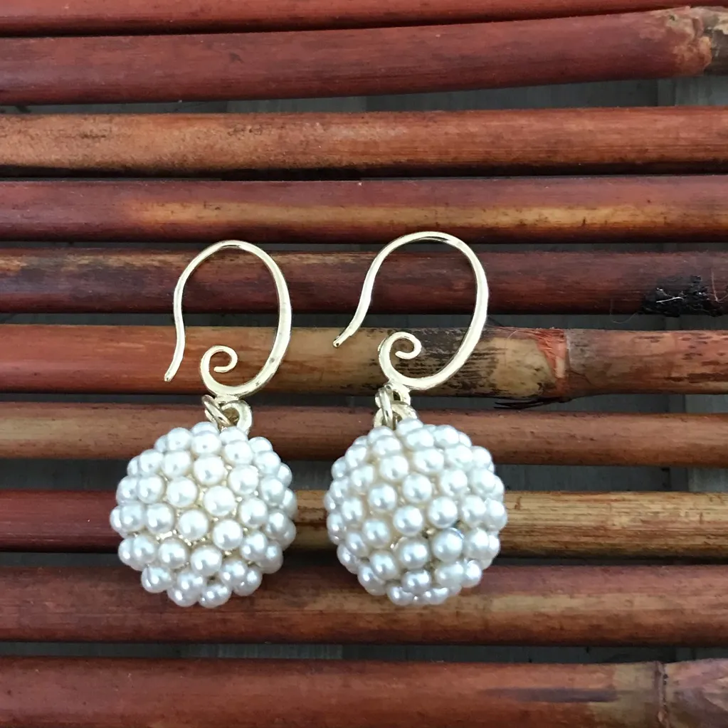 French Wire Drop faux Pearl cluster earrings gold tone - Image 2