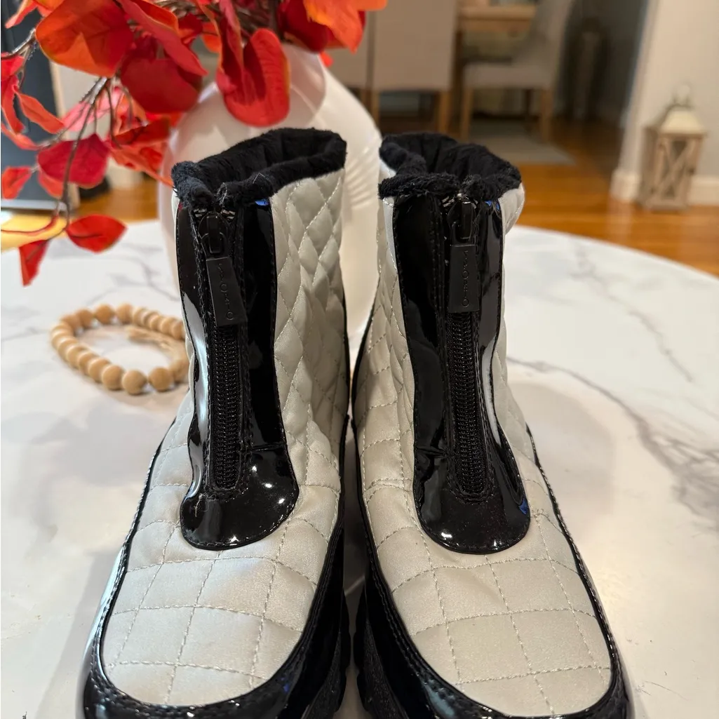 Quilted Black and White Boots Size 8 - Image 4
