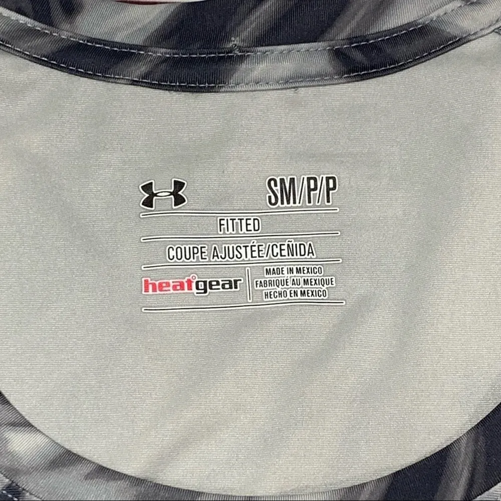 Under Armour  Gray Fitted Exercise Shirt Size Small - Image 45