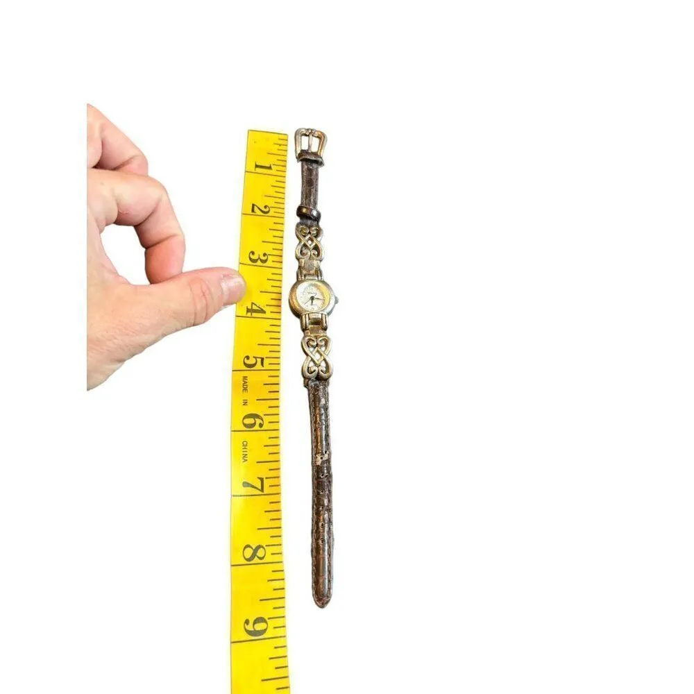 Vintage Geneva Women's Gold Watch With Intricate Band - Image 7