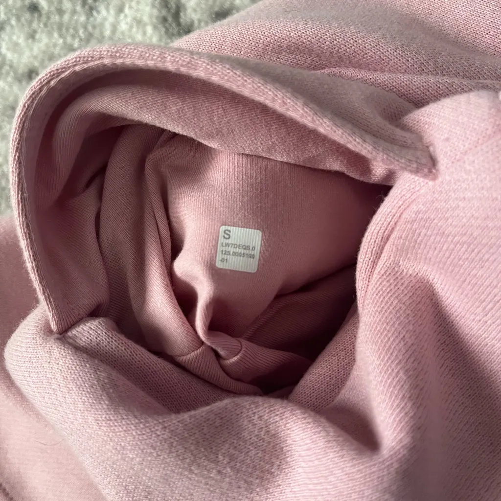 Lululemon Scuba Mid-Rise Oversized Short 7" *Graphic - Image 3