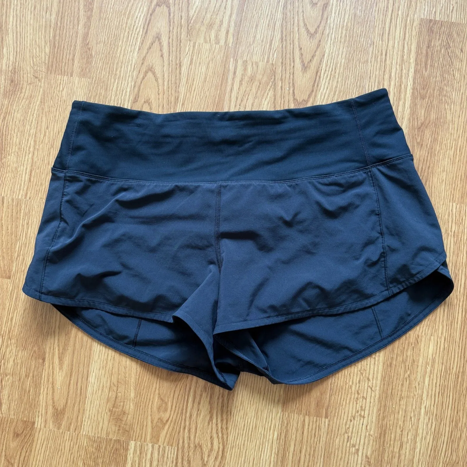 Lululemon  Speed Up Short High-Rise *2.5" Size 12 - Image 5