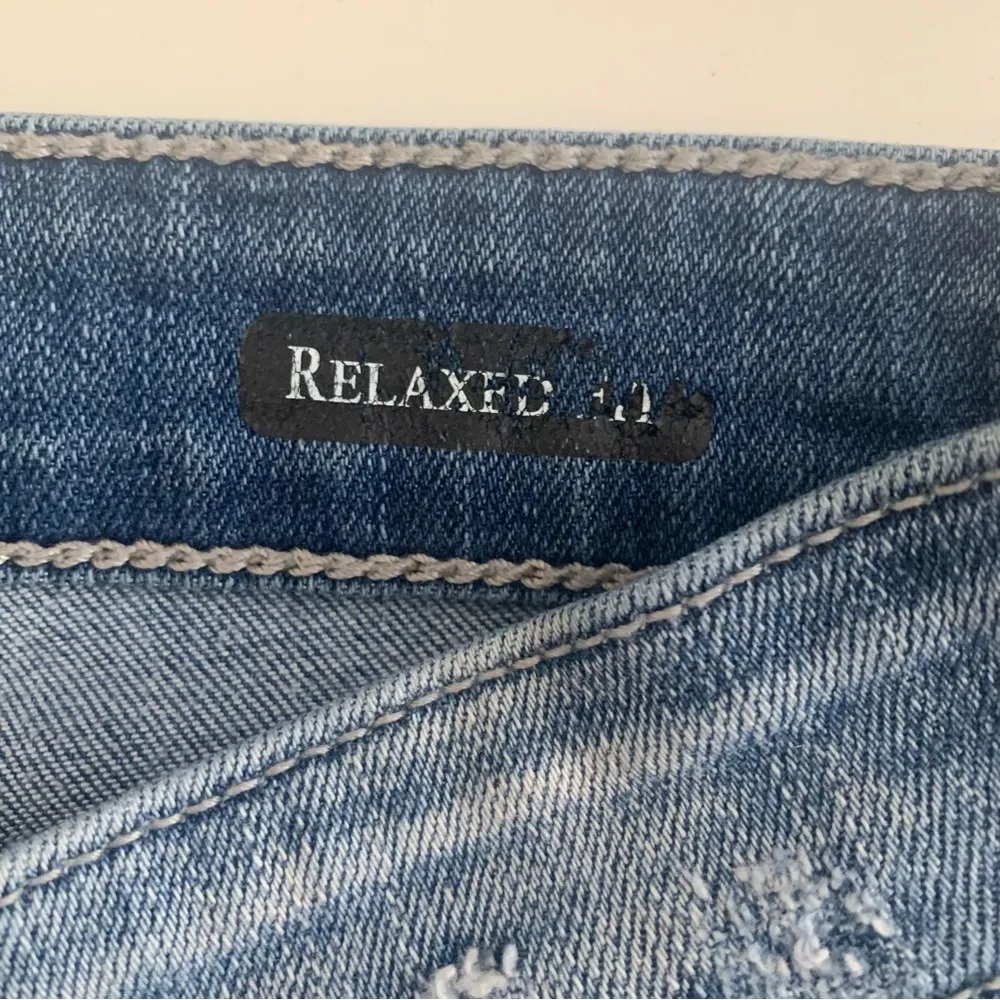 Relaxed Fit Distressed Paint Splash Mid Rise Jeans Size 7/28 - Image 3