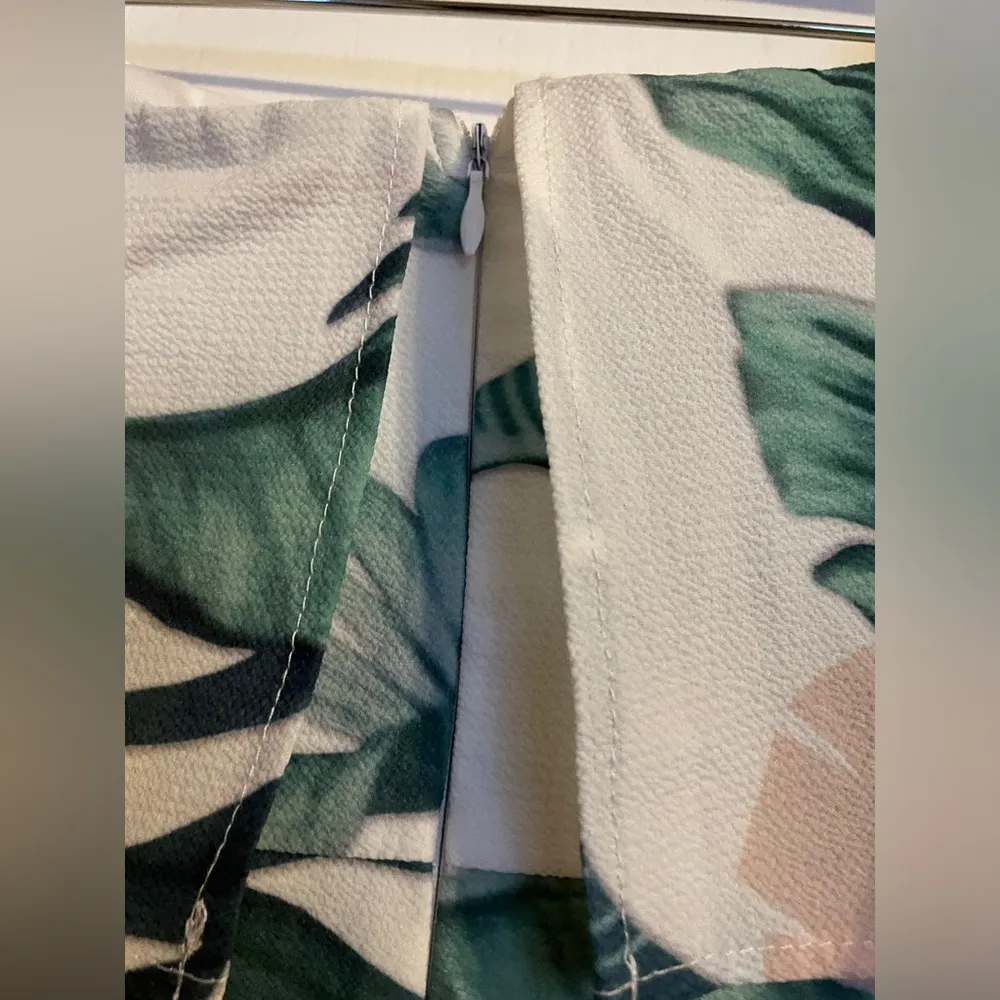 L’atiste Strapless Floral Palm Tree Leaves Romper With Pockets Size Large Beach - Image 7