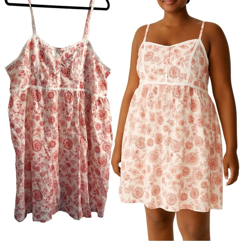 Laura Ashley Vintage Red and White Floral Chemise with Lace Trim XL - Image 2