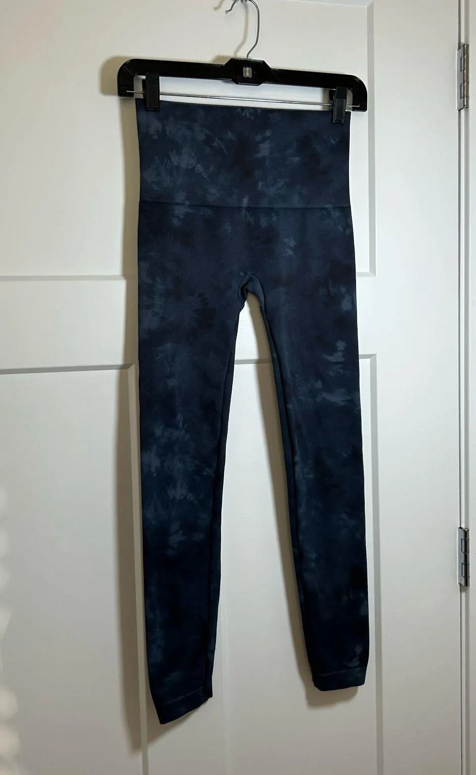 Spanx Medium  seamless leggings - Image 2