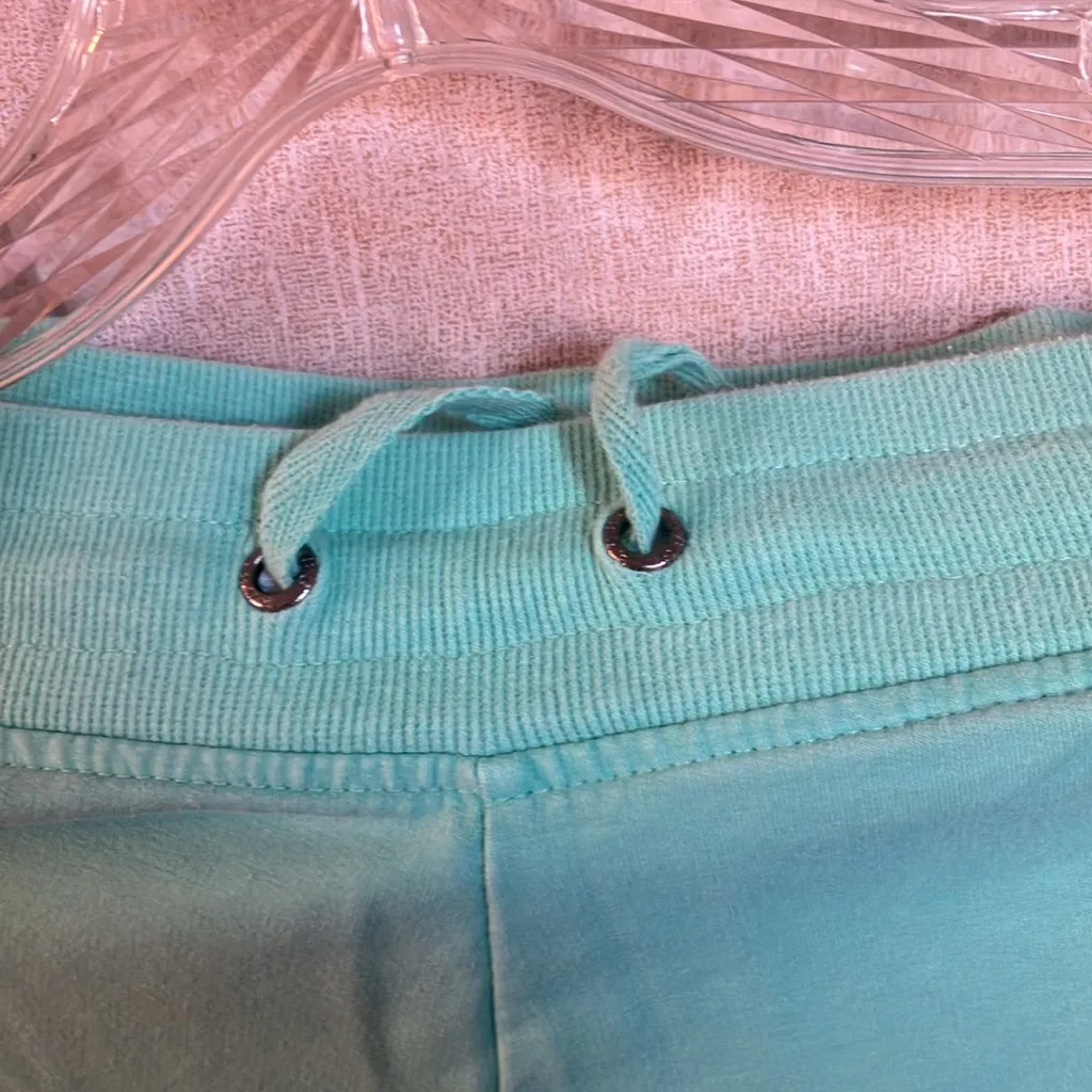 BCBGMAXAZRIA FINAL MARKDOWN  Capri Pants small - Image 3