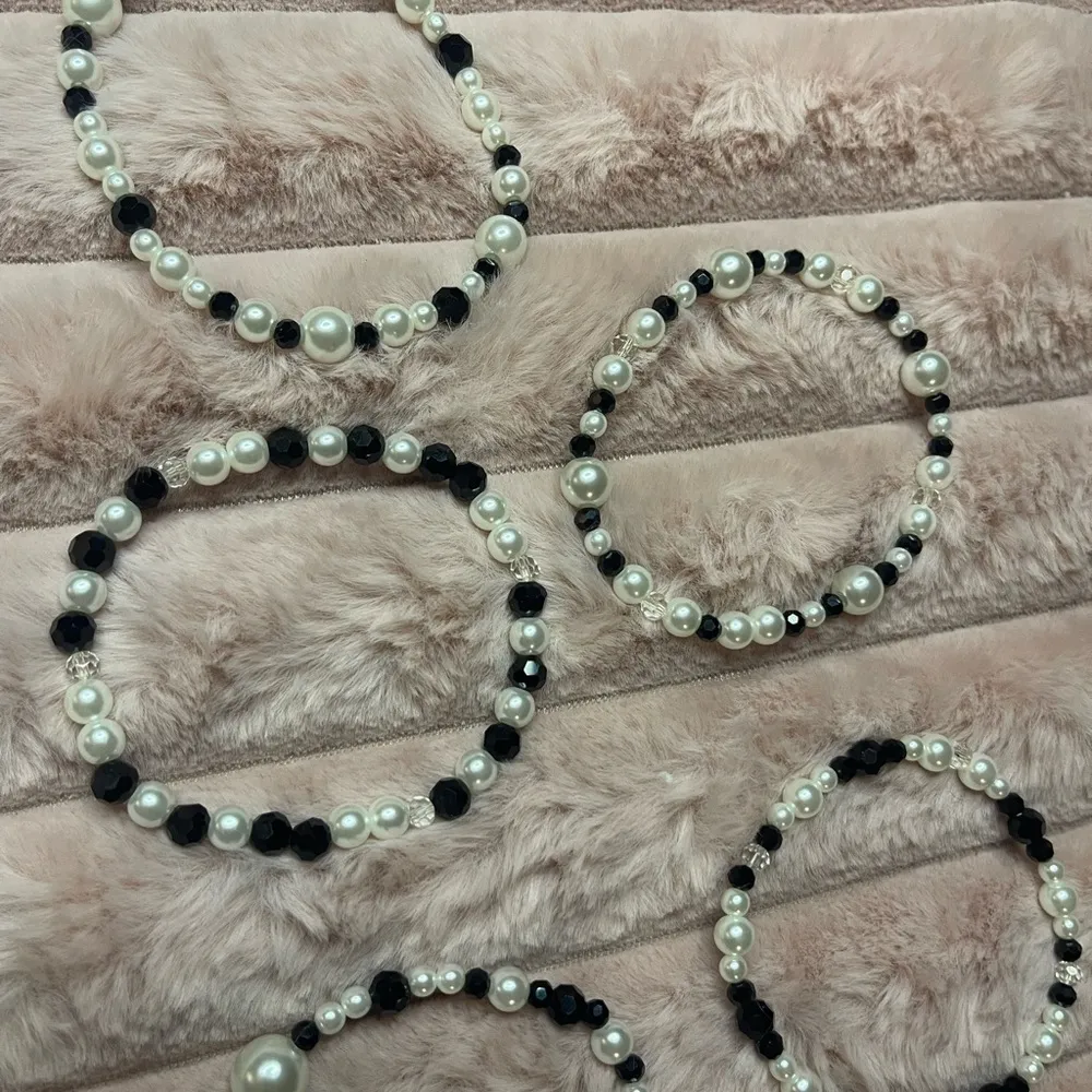 Mixed beaded stackable 5 pc stretch bracelet Black - Image 9