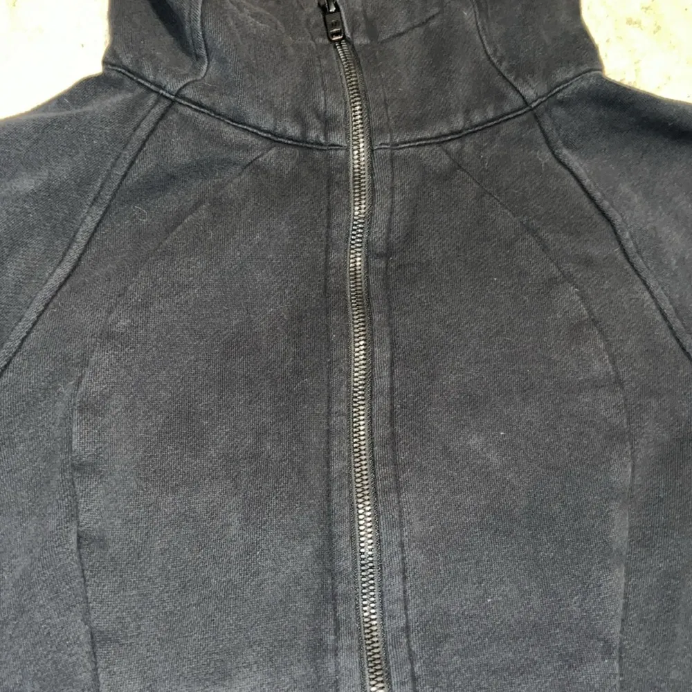 Lululemon scuba size 8 - Image 2