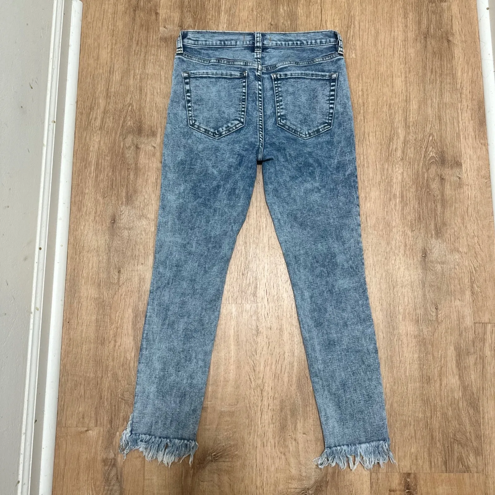 Free People | Women's Y2K Acid Wash Frayed Hem Distressed Skinny Jeans, Size 27 - Image 3