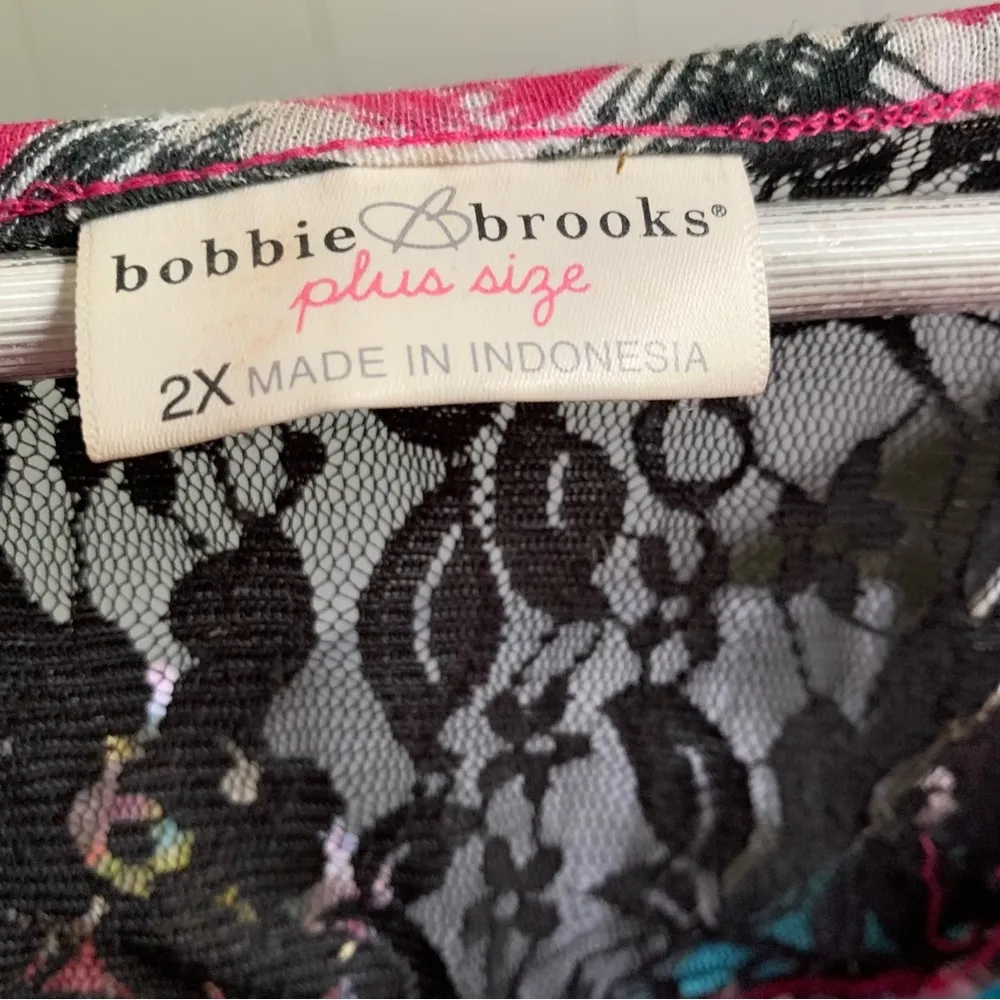 Bobbie Brooks Chevron Print Rear Lace Back Tank 2X - Image 3