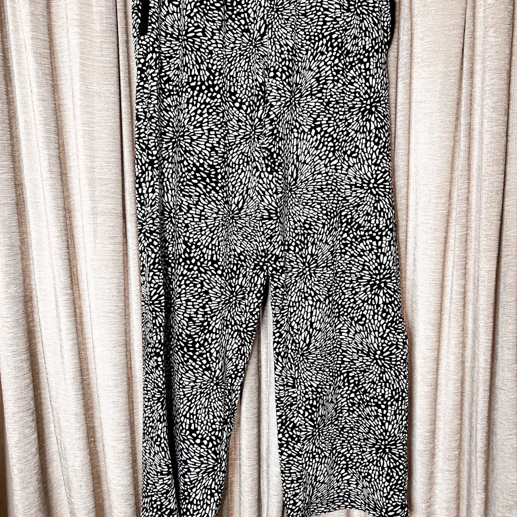 DKNY Black and White Abstract Pattern Women's Pajama Pants Size Medium - Image 2