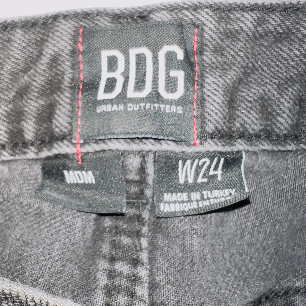 Urban Outfitters BDG Black Wash Denim High Rise Mom Jean size 24 - Image 5