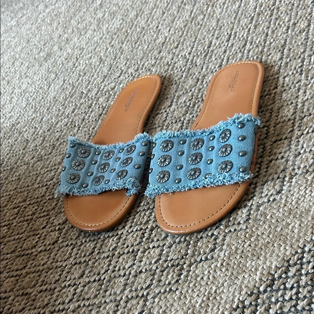 American Eagle Denim Floral Studded Flat Slides Size 7 - Image 3