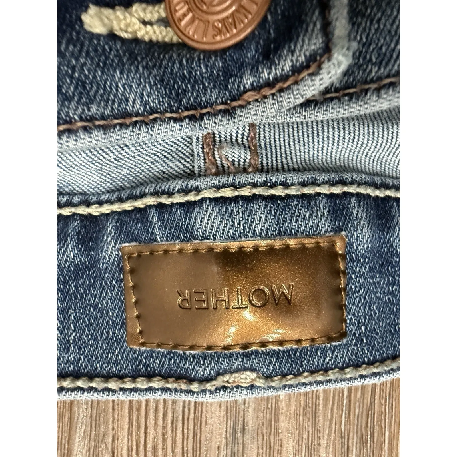 Mother The Insider Crop Step Chew in Dancing on Coals Distressed Blue Jeans Sz26 Size 26 - Image 6