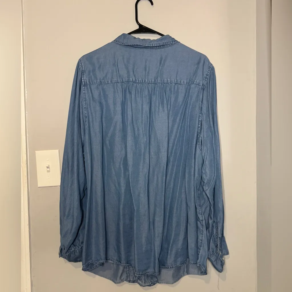 Torrid  Medium Wash Chambray Button Up Shirt - Image 4