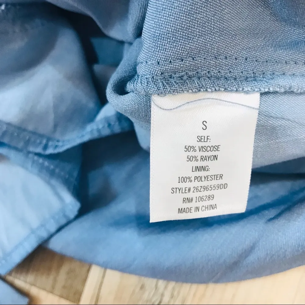 Francesca’s Boutique Danielle Scalloped Chambray blue Romper sz small - Image 10