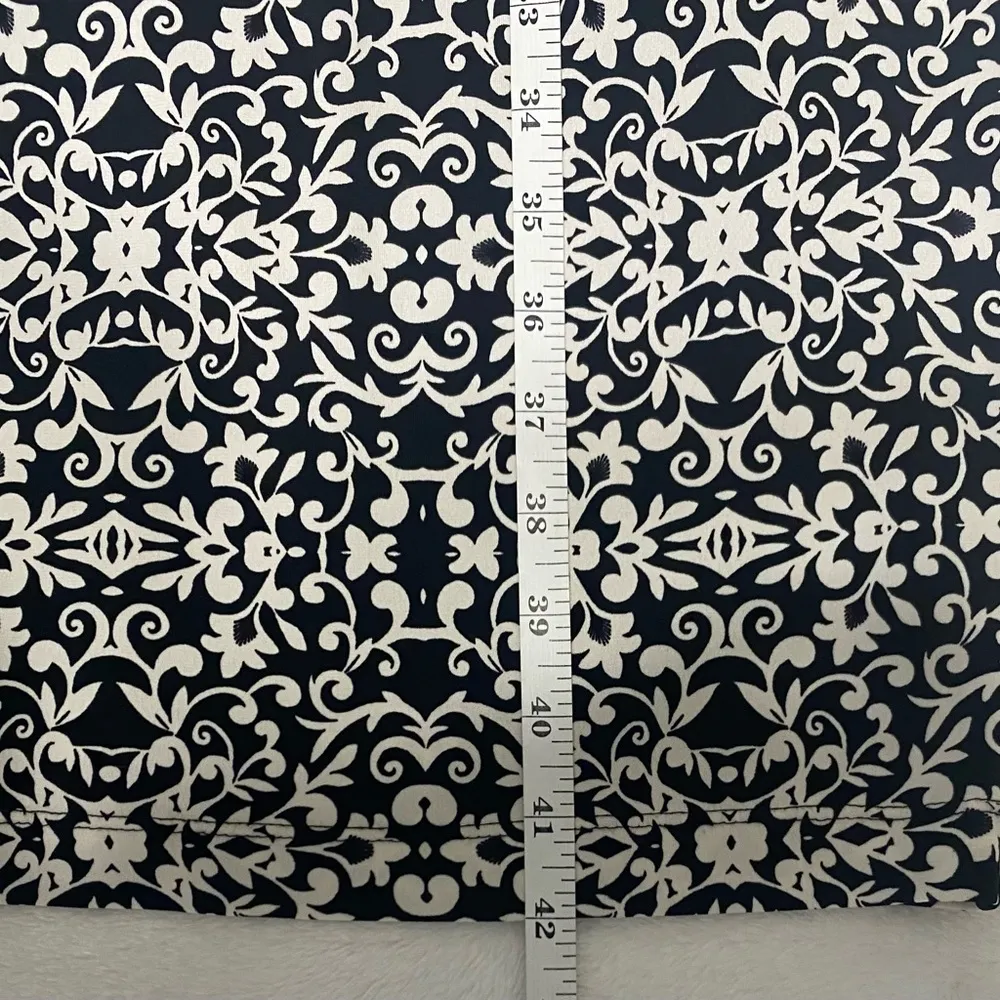 White House Black Market Dress Size 6 Preloved gently worn - Image 8