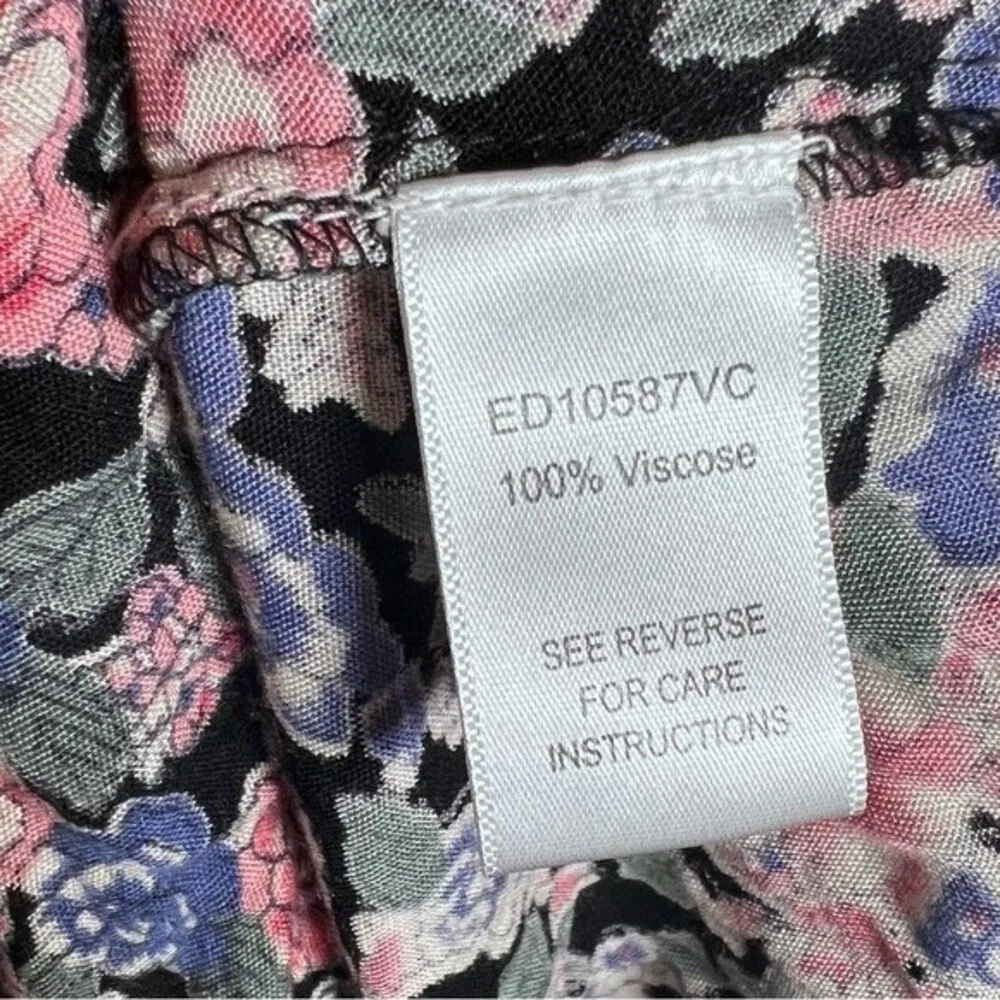 En Creme lace yoke cross back floral tunic top size medium - Image 5