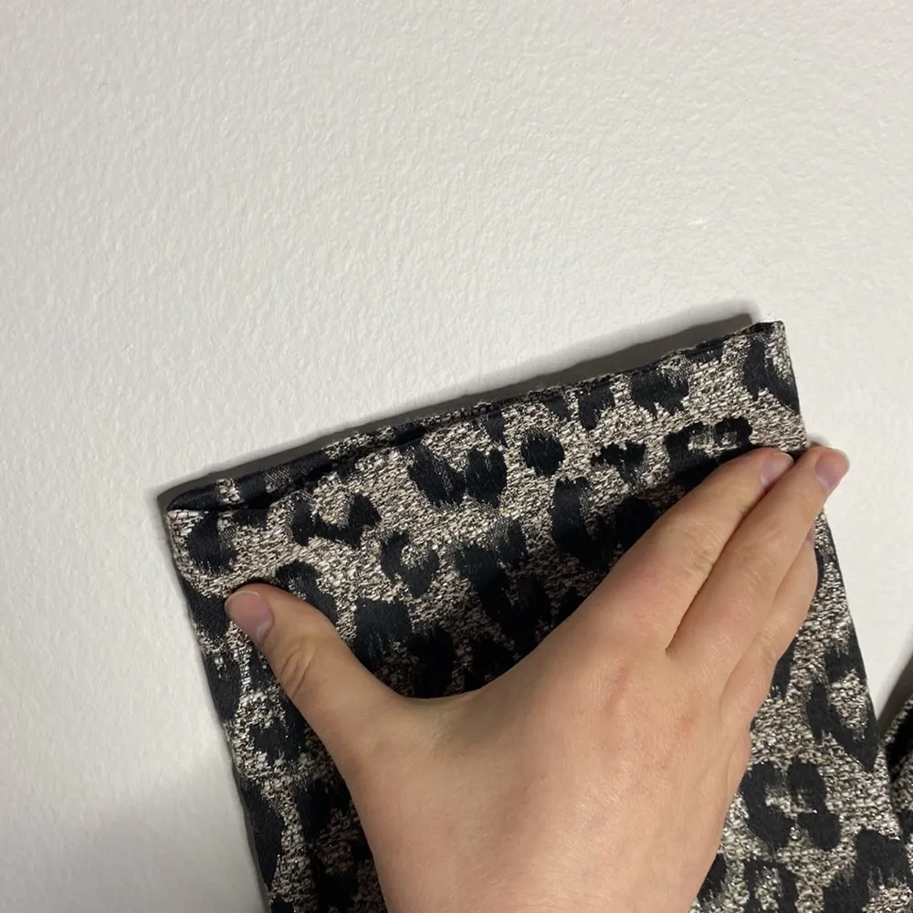 Le Superbe Jenna jacquard cropped leopard pants with silver sparkle size 0 - Image 9