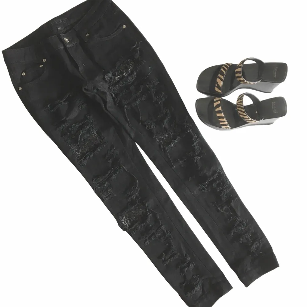 LF Carmar ❉ Skinny Shredded Rips Jeans ❉ with Lace Patches ❉ Jet Black Size 25 ❉ - Image 10