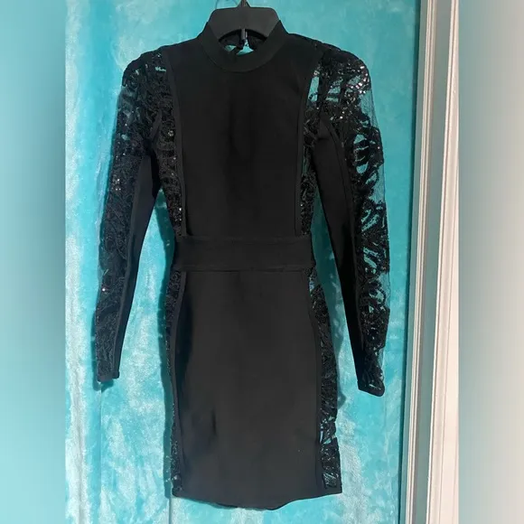 Alyce Paris x-small elegant black party dress. Long sleeves with open back. - Image 2