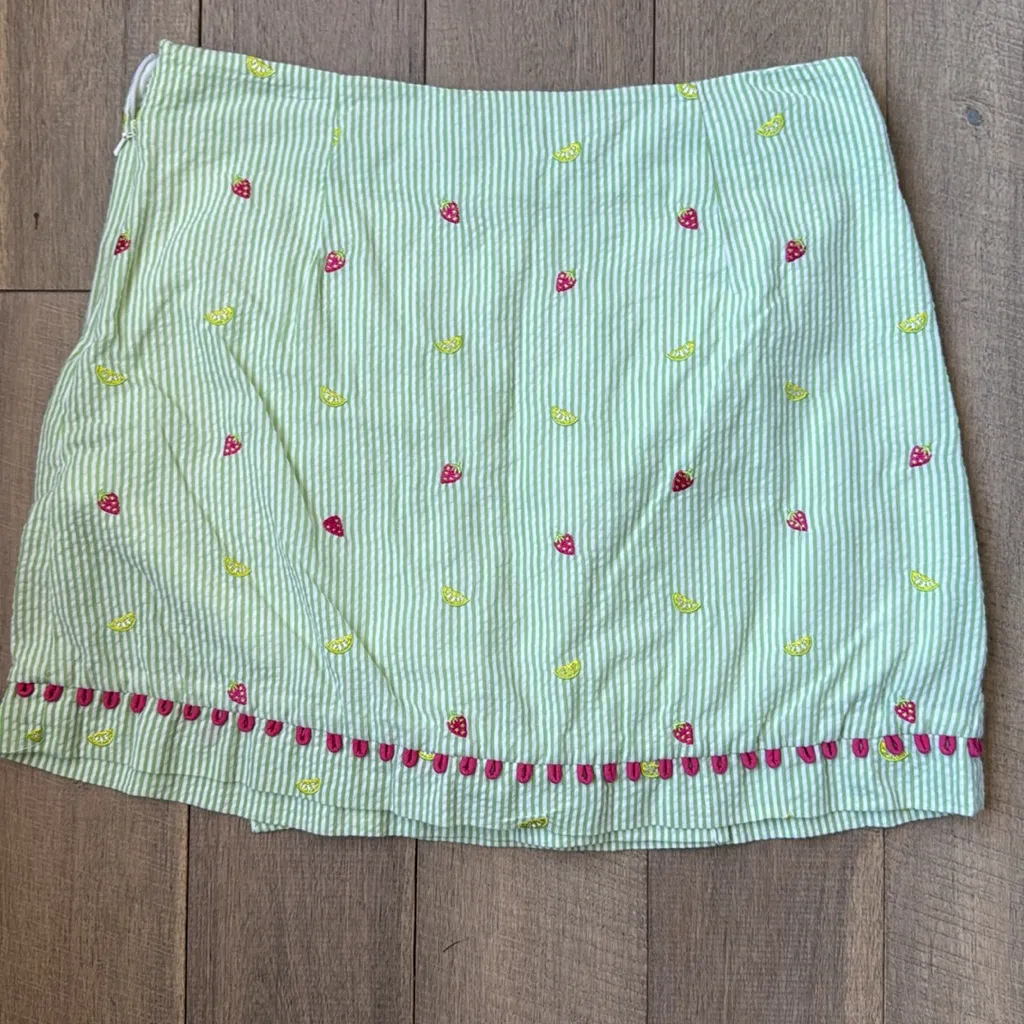 Lilly Pulitzer Seersucker Fruit Embroidered Skort 🍁 - Image 3