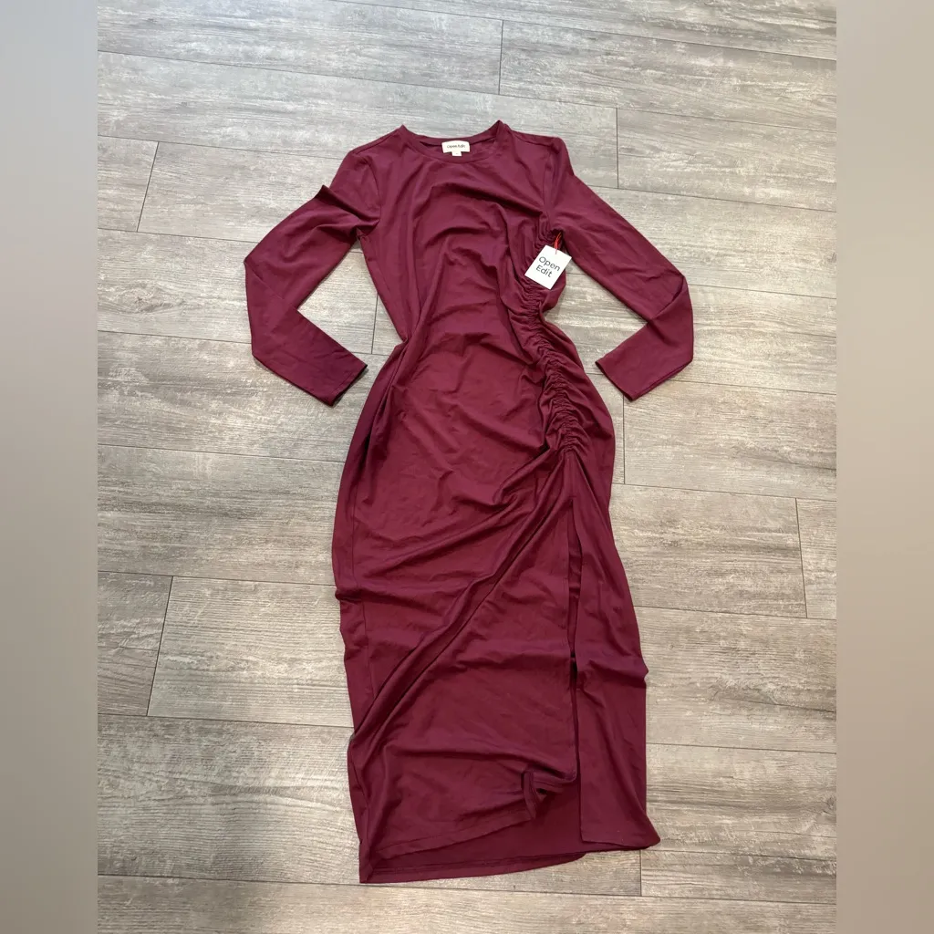 Elegant Burgundy Long Sleeve Dress - Image 3