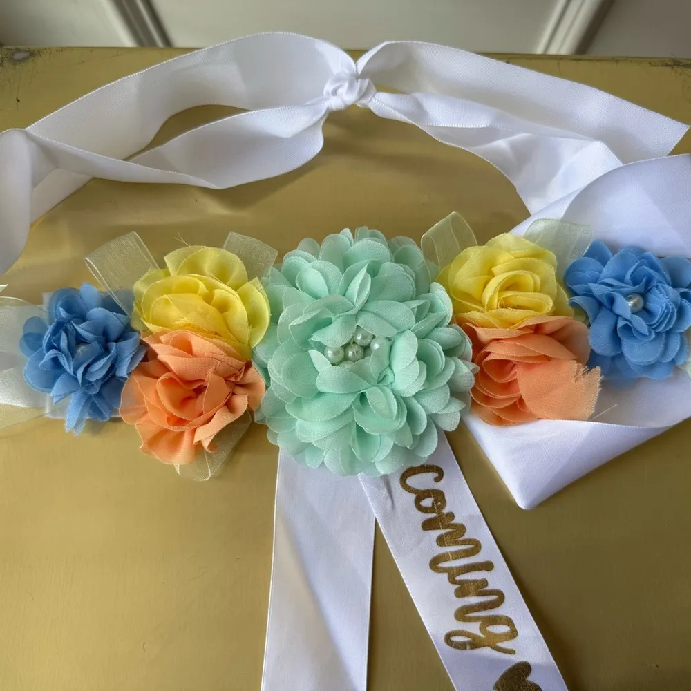 Mommy To Be Sash & Floral Belt Baby Shower Decoration - Image 3