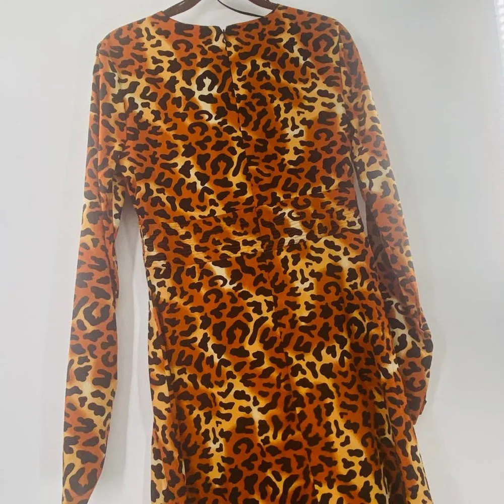 W118 by Walter Baker Orange Leopard Print Long Sleeve V-Neck Maxi Dress Sz M NWT - Image 15