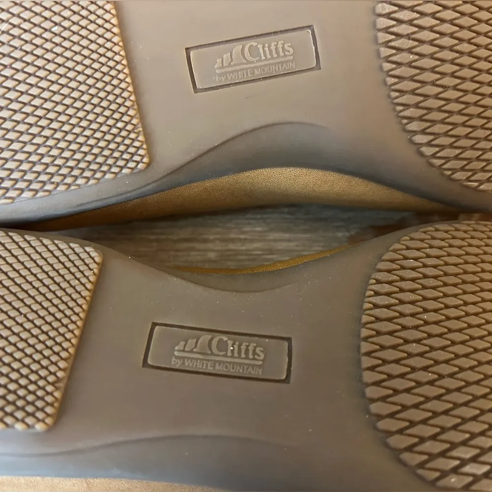 Cliffs by White Mountain - Image 12