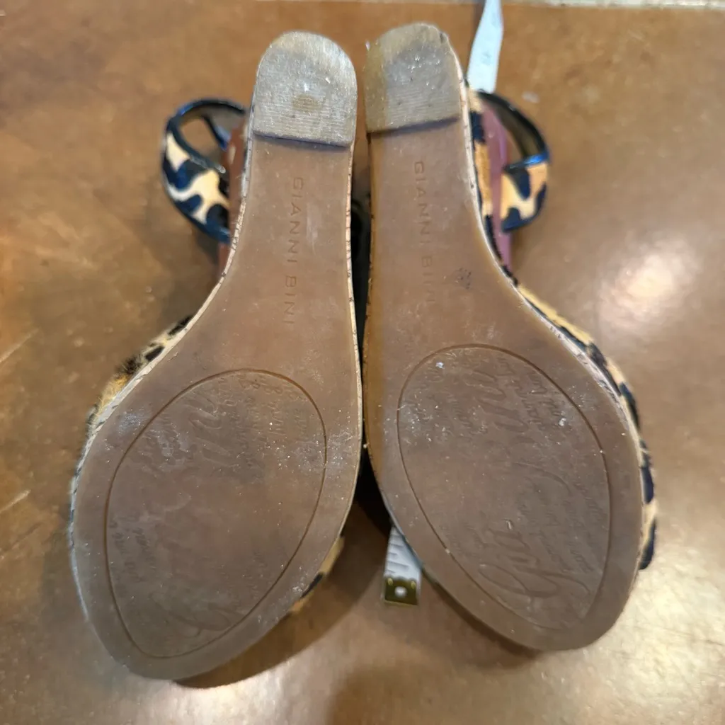 Gianni Bini Black and Tan Leopard Wedge Heels - Image 5