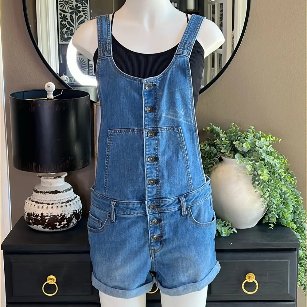 FREE PEOPLE Button-Front Denim Shortall Overalls Size 31 - Image 3