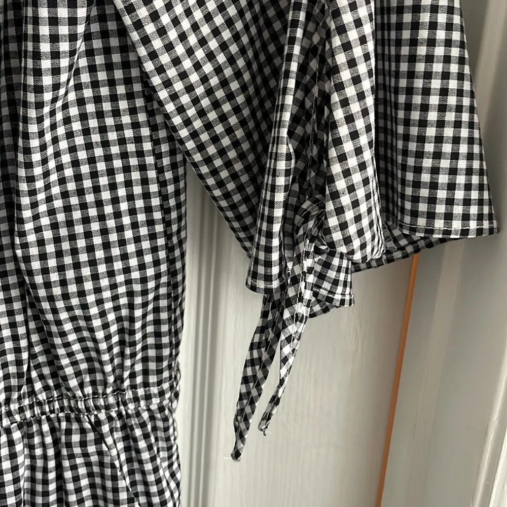 Gingham black and white off the shoulder romper size M - Image 3