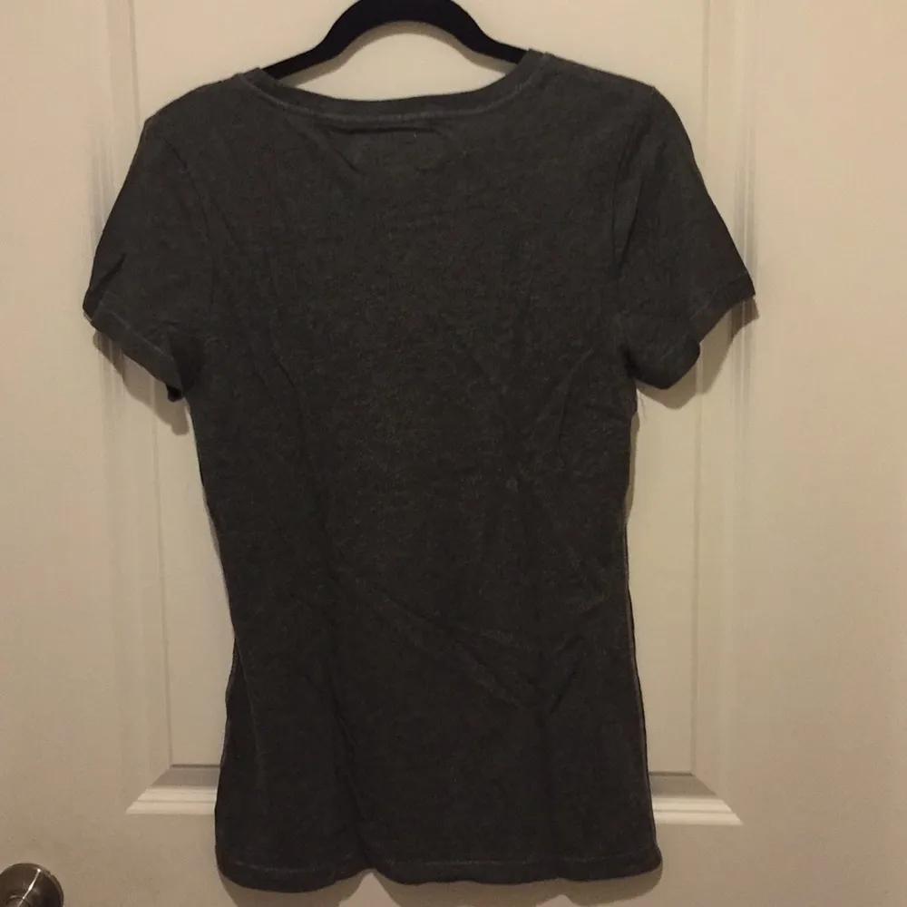 American Eagle Grey Logo Sequin Short Sleeve T-Shirt Size L - Image 7