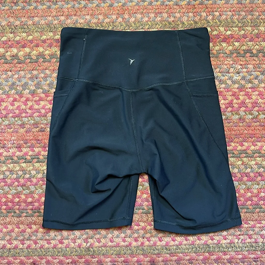 OLD NAVY ACTIVE POWER SOFT BLACK SIDE POCKET BIKE SHORTS - Image 3