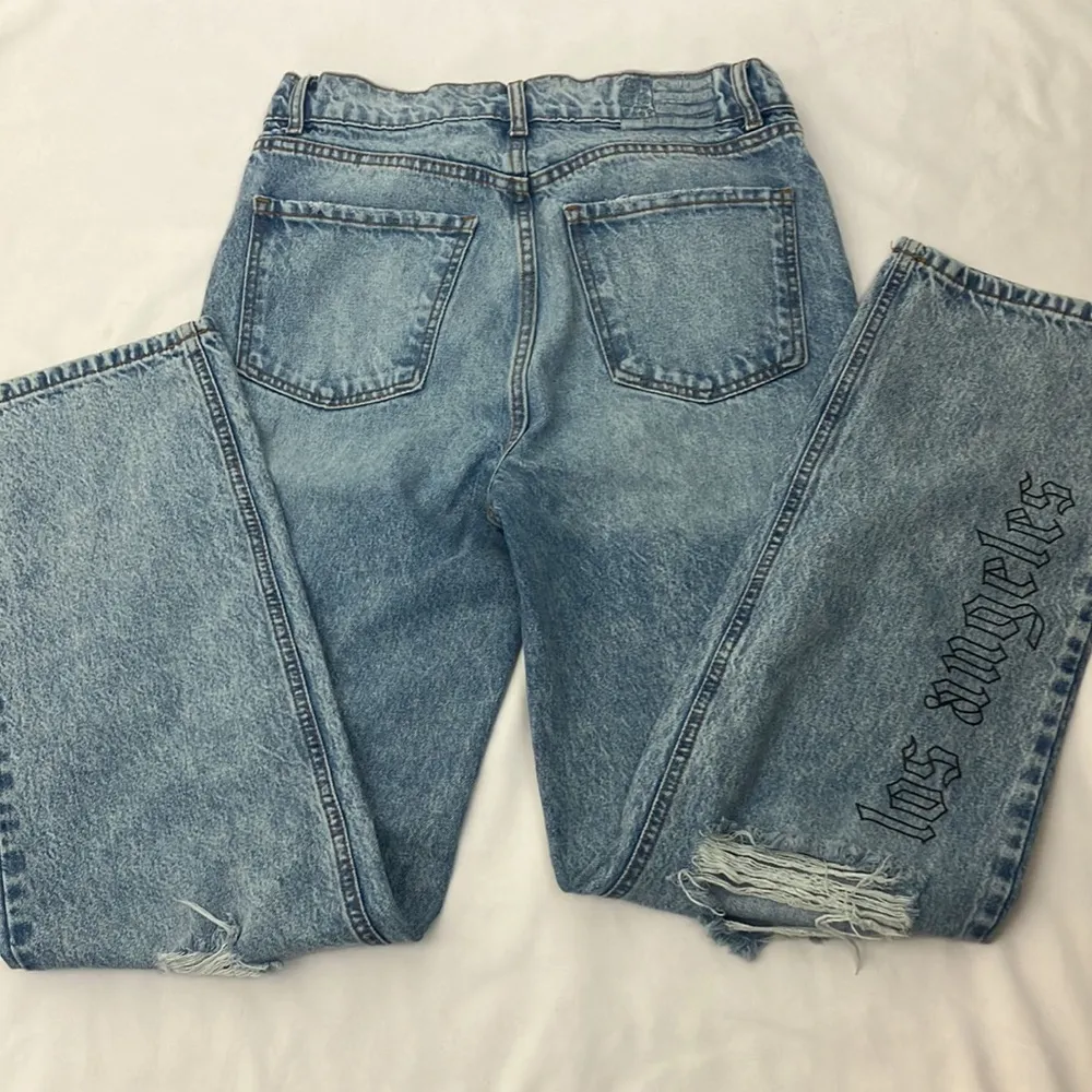 Revive California distressed straight leg denim jeans woman’s size 28 - Image 9