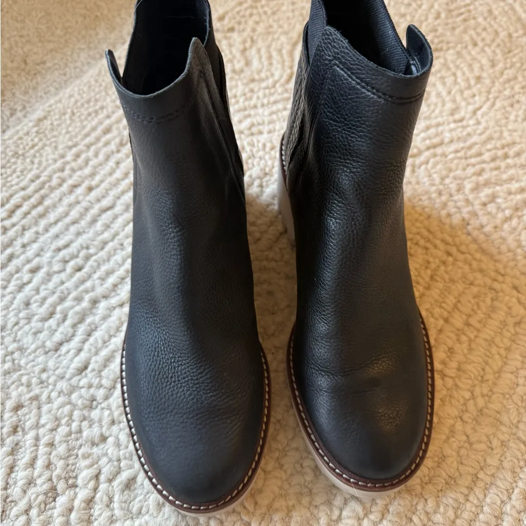 Dolce Vita Black Ankle Boots with Croc Detail - Image 4