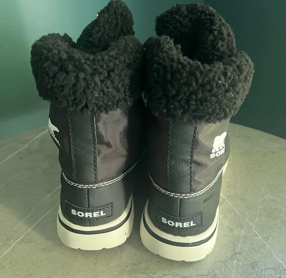 Cozy Carnival Nylon Boot - Image 5