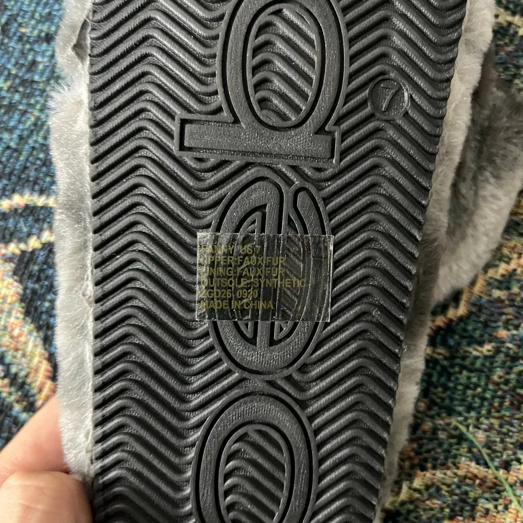Bebe Plush Gray and Gold Faux Fur Slippers Slides SZ 7 Soft Sandals Rhinestone - Image 13