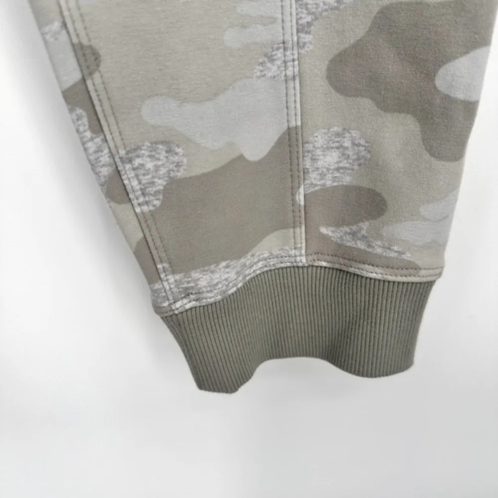 We Wander Women‎ Pull on Camouflage Sweatpants, Light Grey Combo Size Medium Gray - Image 9